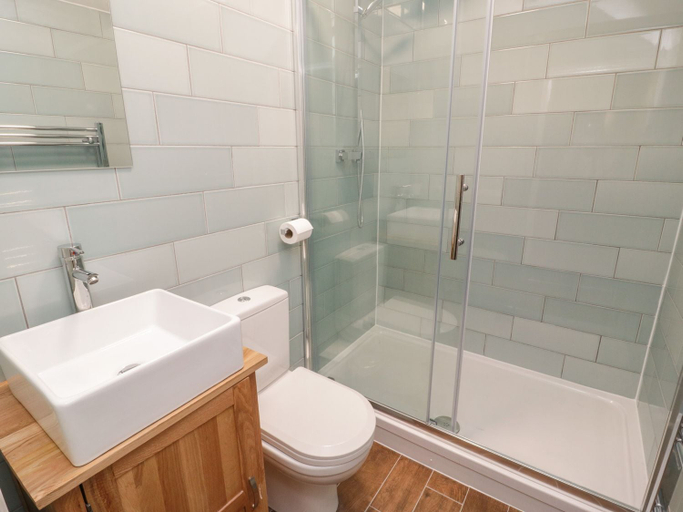 Bathroom 4, The Blue Lion, Denbighshire