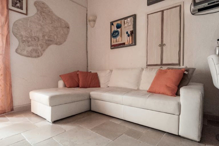 Others 5, Casa Teresa, Brindisi