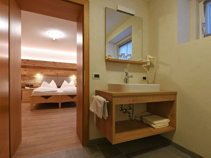Bathroom, Garni Rautal B&B, Bolzano