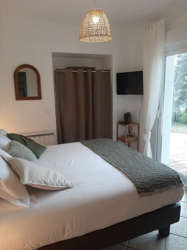 Bedroom 5, Une Pause en Provence, Var