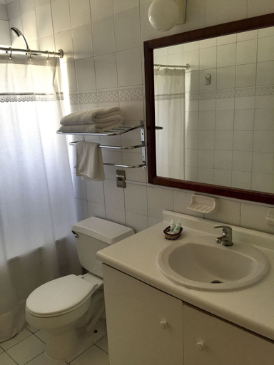 Bathroom 4, Hotel María Angola, Santiago