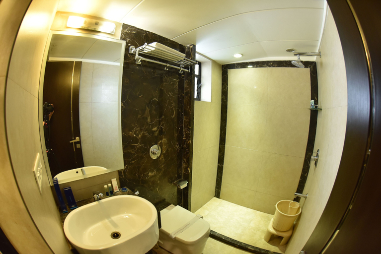 Bathroom 5, Hotel Manama, Mumbai City
