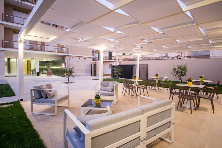 Food & Drinks 5, Netum Hotel, Syracuse