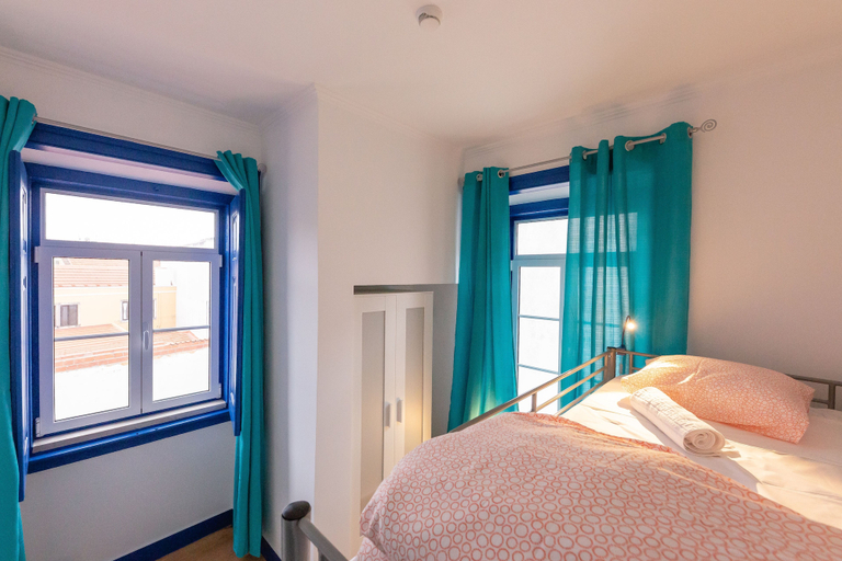 Bedroom 4, Help Yourself Hostels Parede, Cascais