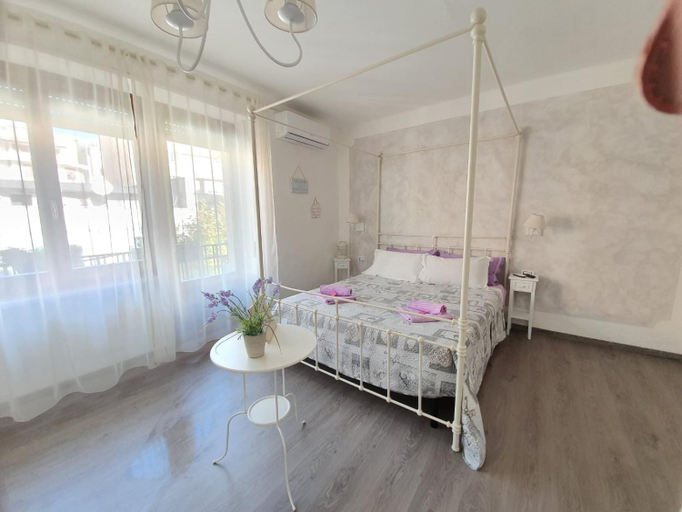 Bedroom 4, Terry's House, Nuoro