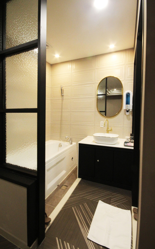 Bathroom 3, Amare Hotel, Dong