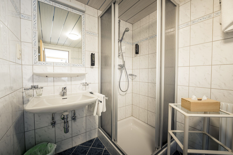 Bathroom 3, Pension der Steinbock - Das Bauernhaus, Landeck