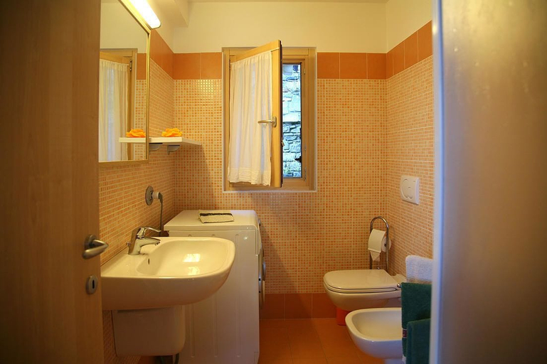 Bathroom 4, Residence Giglio Gravedona, Como