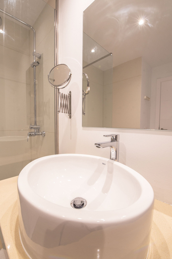 Bathroom 5, Atlantic Holiday Hotel, Santa Cruz de Tenerife