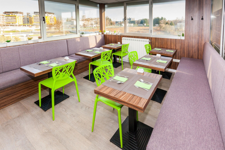 Food & Drinks 4, Adresa Suites, Belgrade