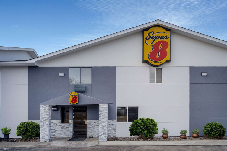 Exterior & Views 2, Super 8 By Wyndham Merrillville, Lake