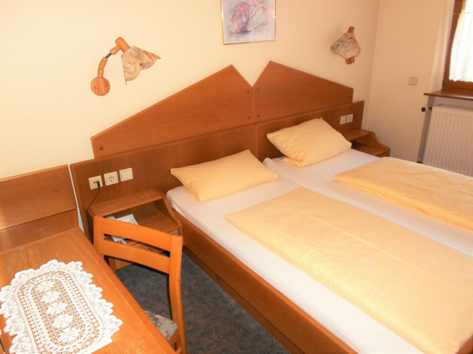 Bedroom 4, Blick zum Maimont, Südwestpfalz