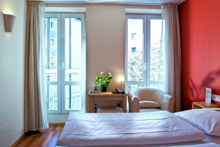 Bedroom 3, Town Hotel Wiesbaden, Wiesbaden