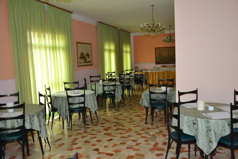 Food & Drinks 5, Hotel Britta, Rimini