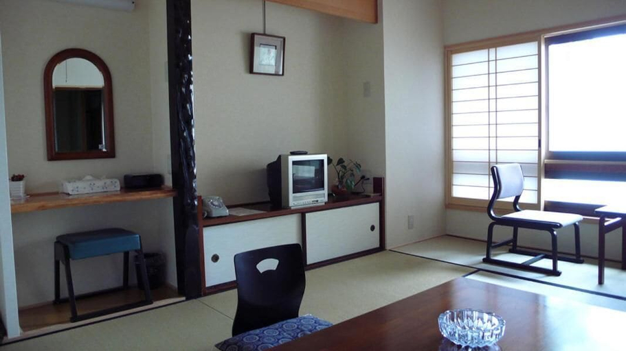 Others 4, Nisshokan, Ise