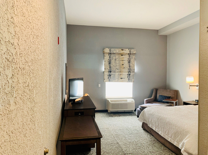 Bedroom 3, Hampton Inn Atlantic City/Absecon, Atlantic