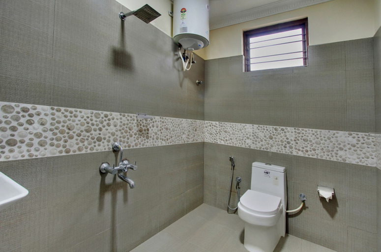 Bathroom 3, Bluemoon Comforts, Bangalore