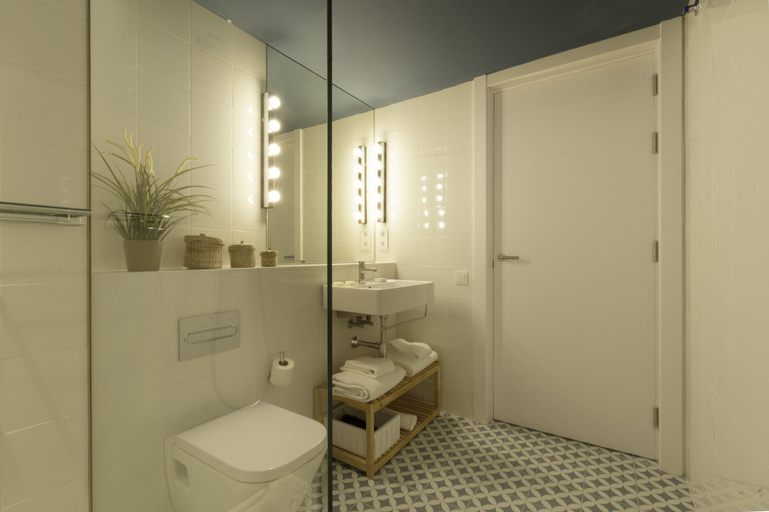 Bathroom 4, Port Plaza Apartments, Tarragona