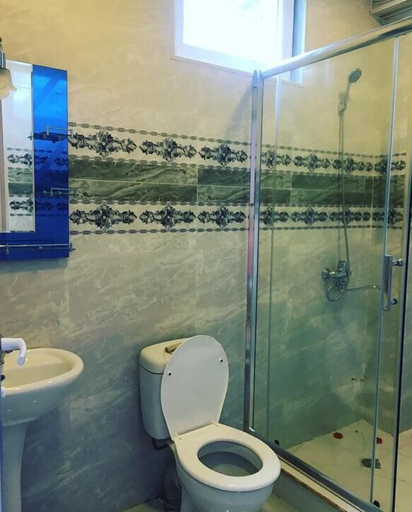 Bathroom 4, New Wave, Lanchkhuti