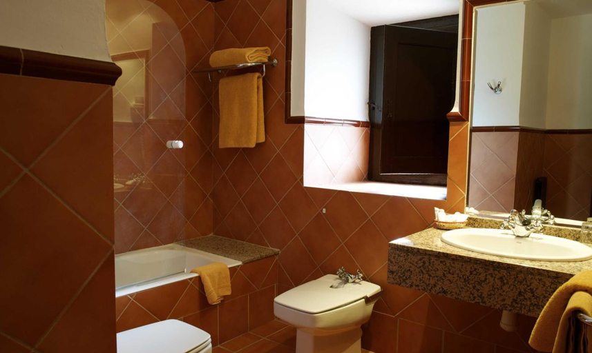 Bathroom 4, Monasterio de Piedra, Zaragoza