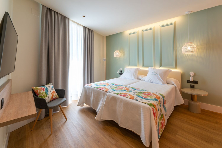 Bedroom 4, La Puerta de Nerja Hostal Boutique, Málaga