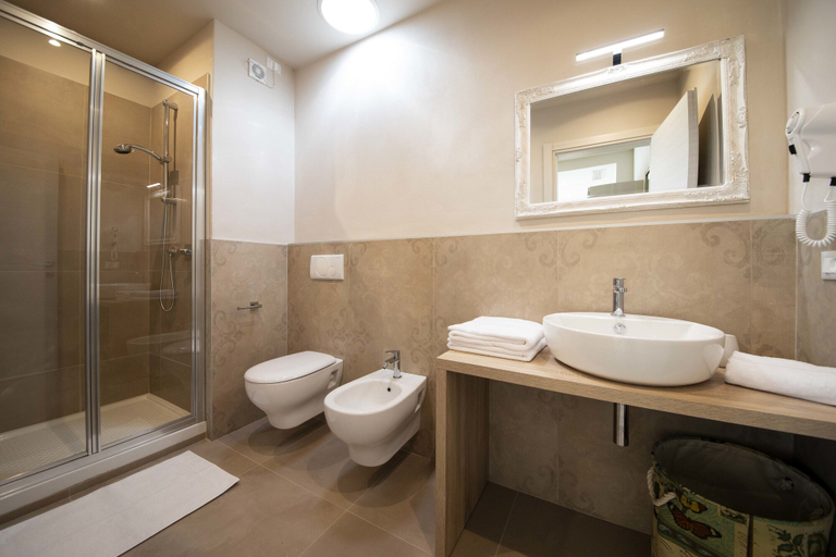 Bathroom 5, Apart-Hotel La Rocchetta, Brescia