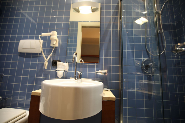 Bathroom 5, Hotel Rosa