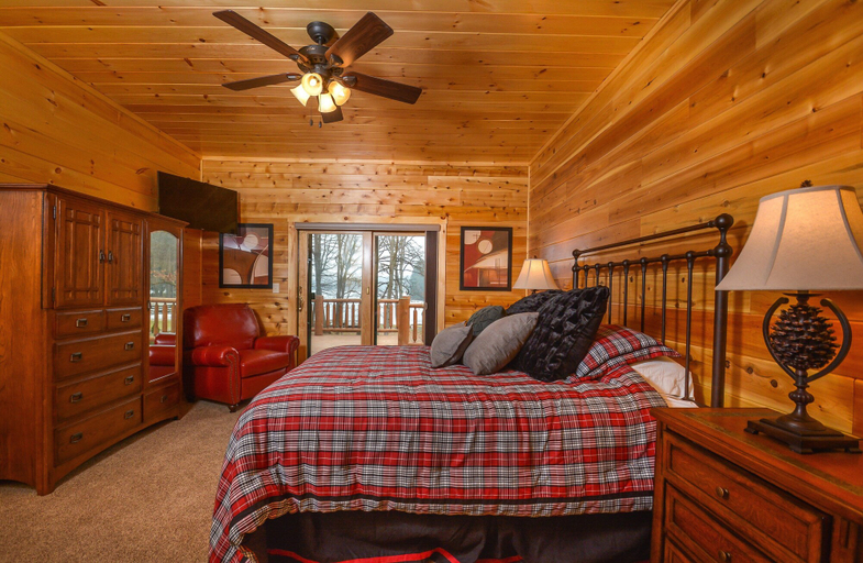 Bedroom 2, Man Haus, Garrett