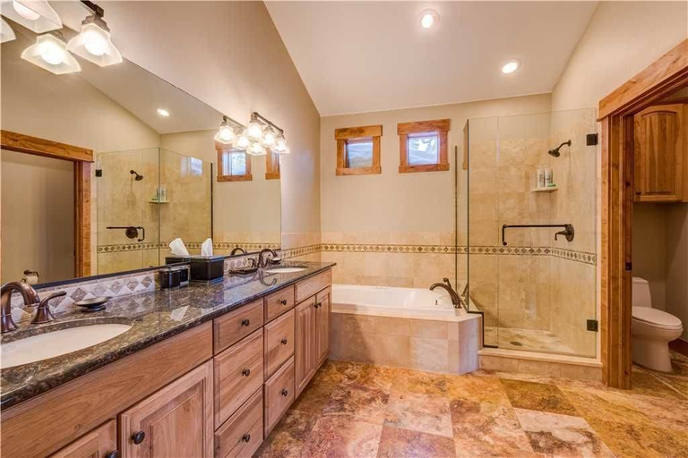 Bathroom 4, Emmett's Overlook, Summit