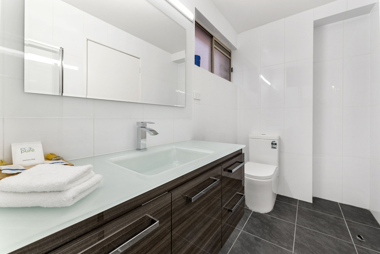 Bathroom 4, Bay City Motel Geelong, Geelong