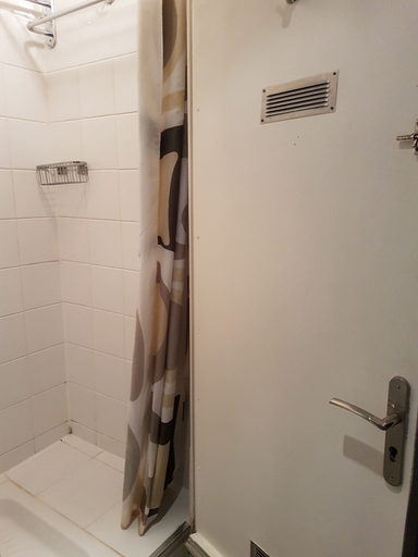 Bathroom 4, Hotel PLM, Alpes-Maritimes