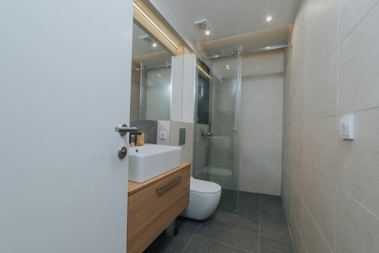 Bathroom 4, Apartments Trifunovic Old Town