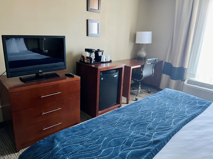 Bedroom 3, Comfort Inn Randolph - Boston, Norfolk