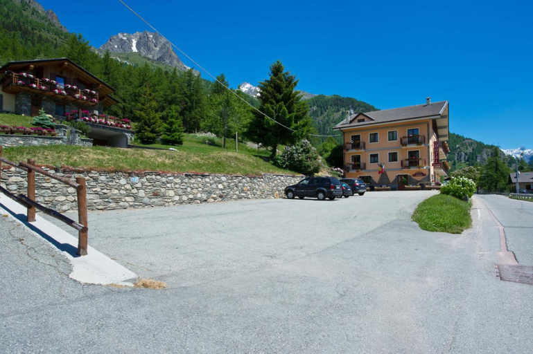Exterior & Views 2, Hotel Valentino, Aosta