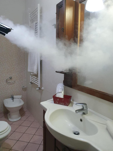 Bathroom 5, Del Cavaliere, Cosenza