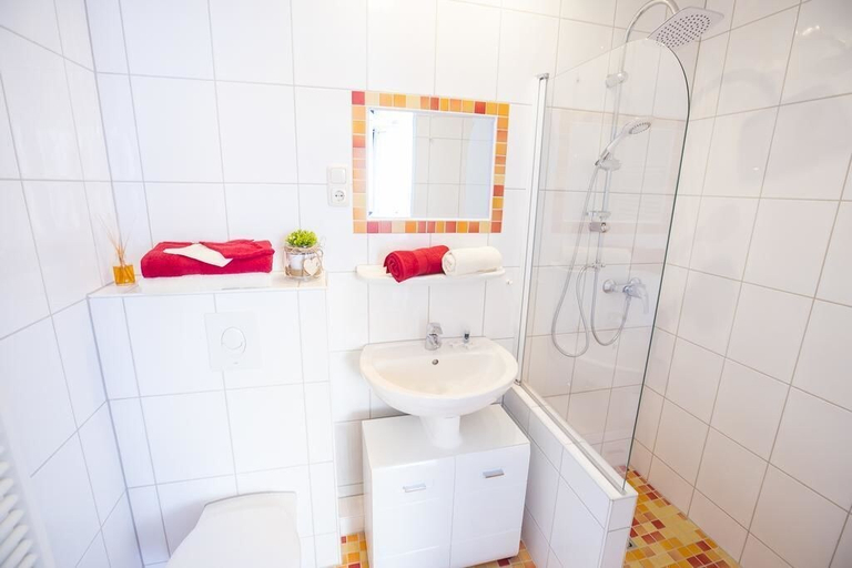 Bathroom 3, Pension Village, Burgenlandkreis