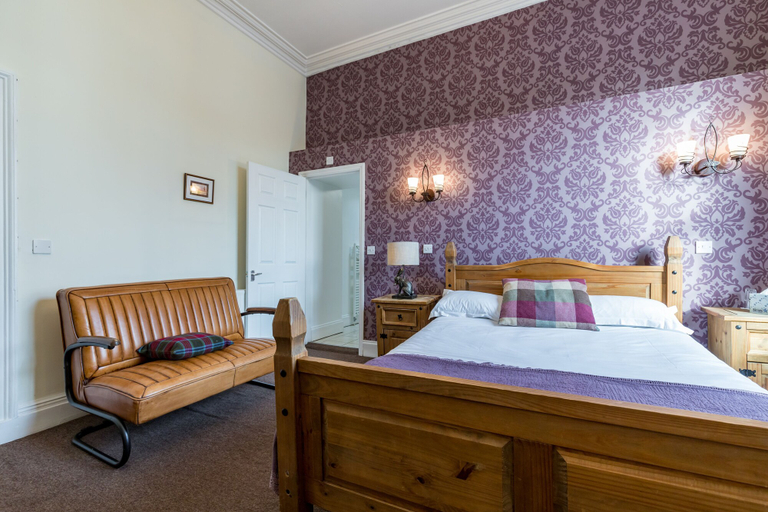 Bedroom 3, The Littleton Arms, Staffordshire