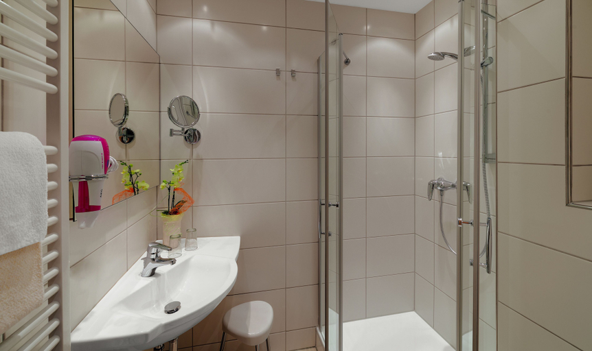 Bathroom 4, Pfalzhotel Asselheim, Bad Dürkheim