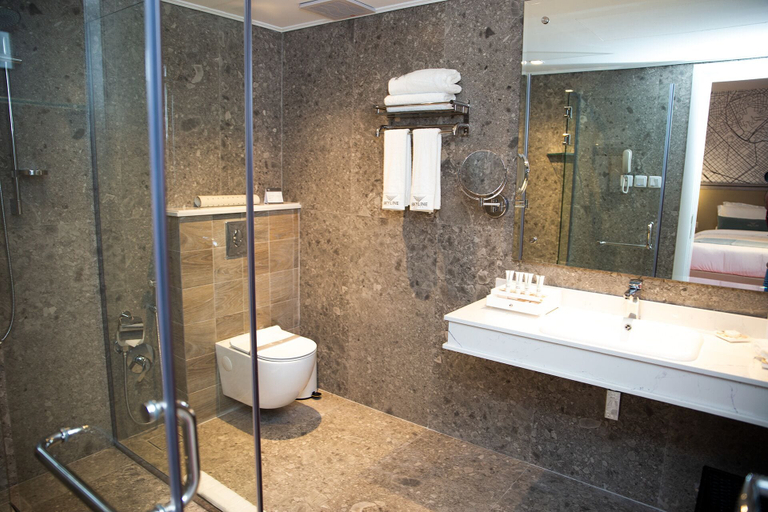 Bathroom 5, Skyline Tabuk Hotel, Tabuk