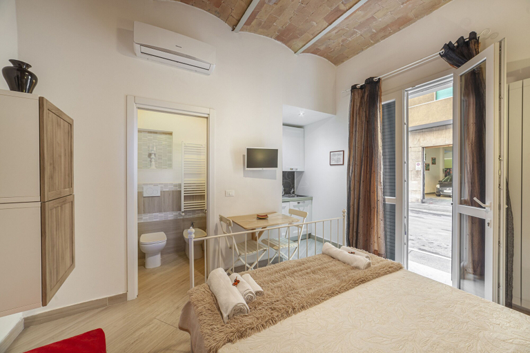 Bedroom 2, Prima dell'Elba Bed & Breakfast, Livorno