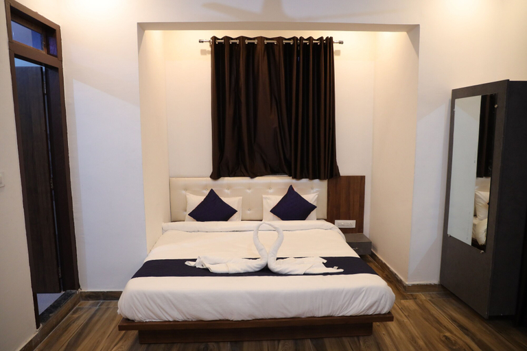 Bedroom 1, Winter Mountain Resort, Ajmer