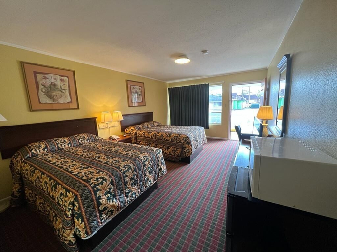 Bedroom 3, Pioneer INN, Clark