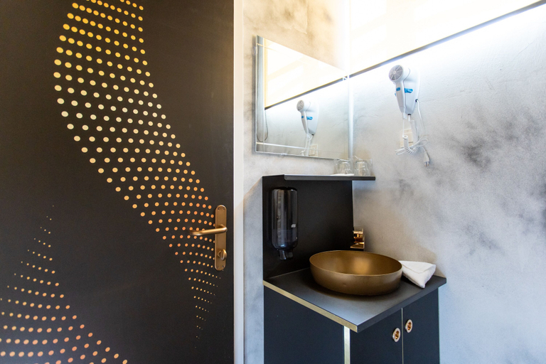 Bathroom 4, Timeout Heritage Hotel Zagreb, Zagreb