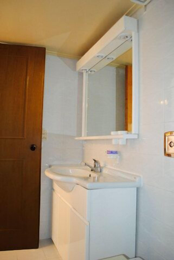 Bathroom, Star Daratsos, Crete