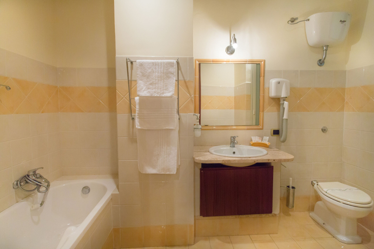 Bathroom 5, Hotel La Playa Blanca, Messina