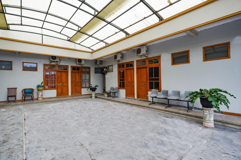 Others 4, OYO 2737 D'KostNearKraton mangkunegaran, Solo