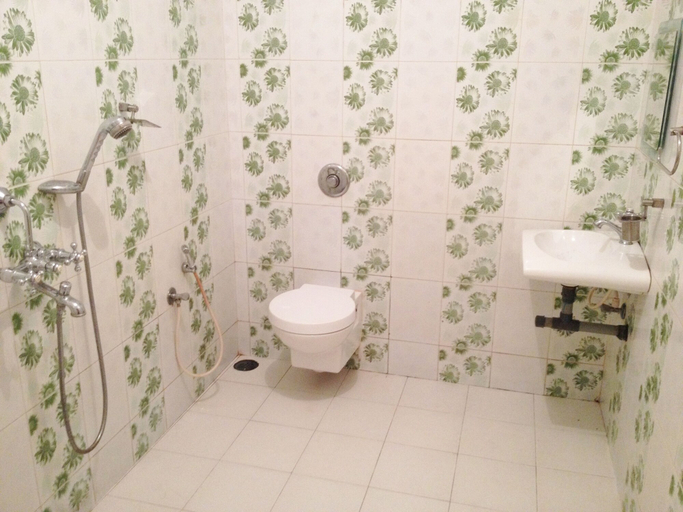 Bathroom 3, Crystal Goa, South Goa
