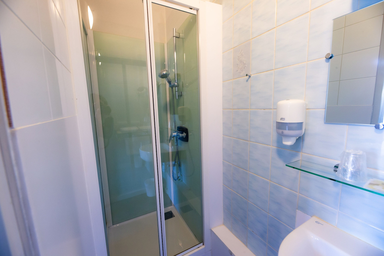 Bathroom 3, Hotel du Chateau, Calvados