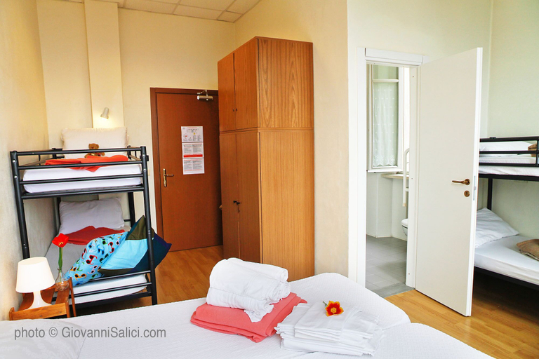 Bedroom 4, SANTANGELA Hostel & Rooms, Como