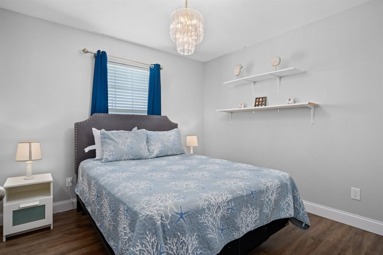 Bedroom 2, Copano Cottage, Aransas